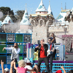 TobyMac Caps Off Career Year with Performance on ABC's Annual Christmas Day Parade