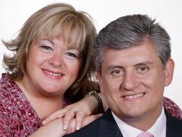 Iglesia Visión De Futuro con Reverendo Omar Jr. y Alejandra Cabrera