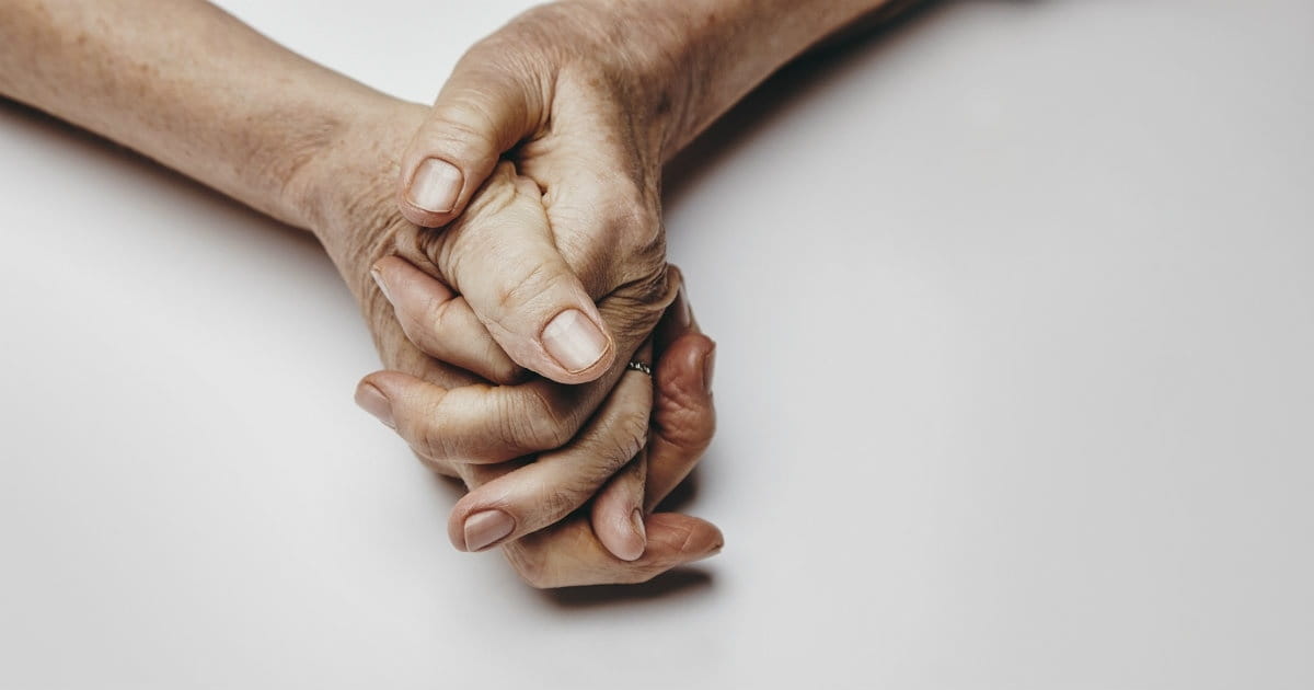 4 Powerful Ways Praying Grandparents Make a Difference