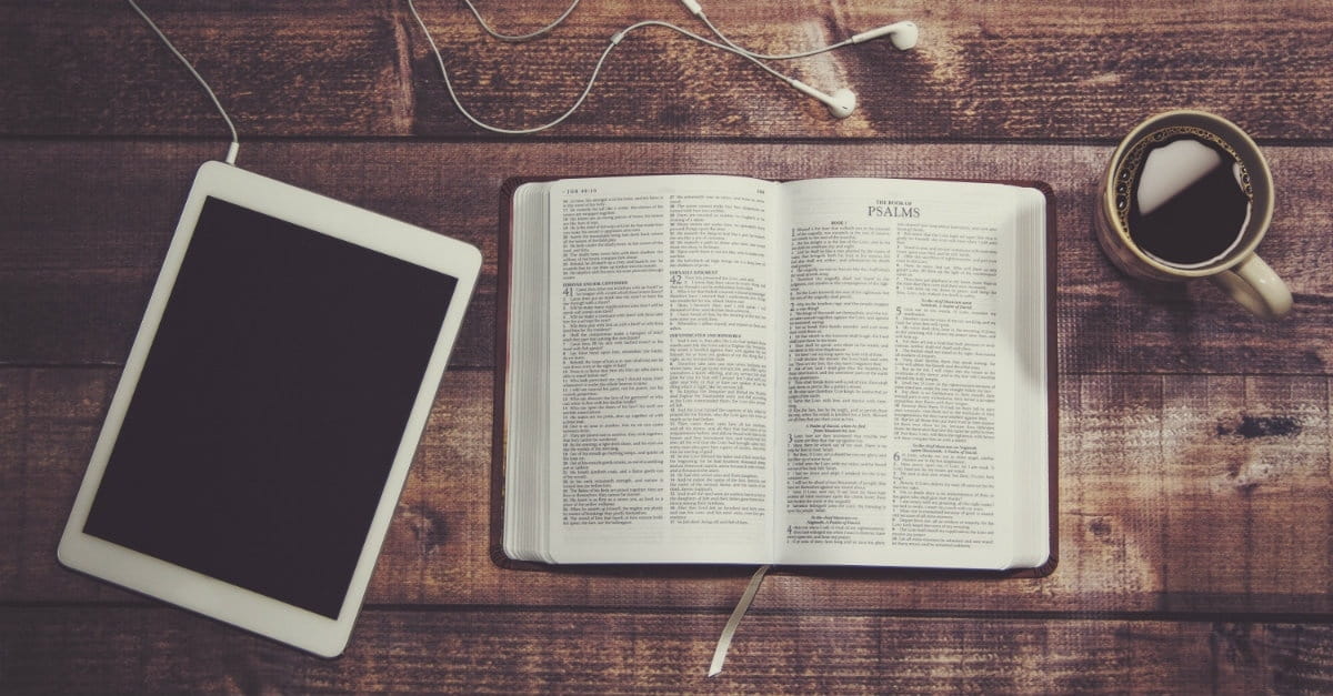 5 Reasons Why a Physical Copy of the Bible is Superior to an App