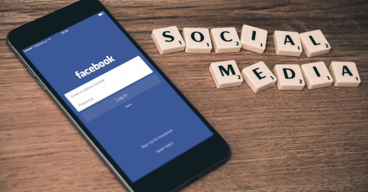 Family vs. Facebook: A New Resolution for the New Year