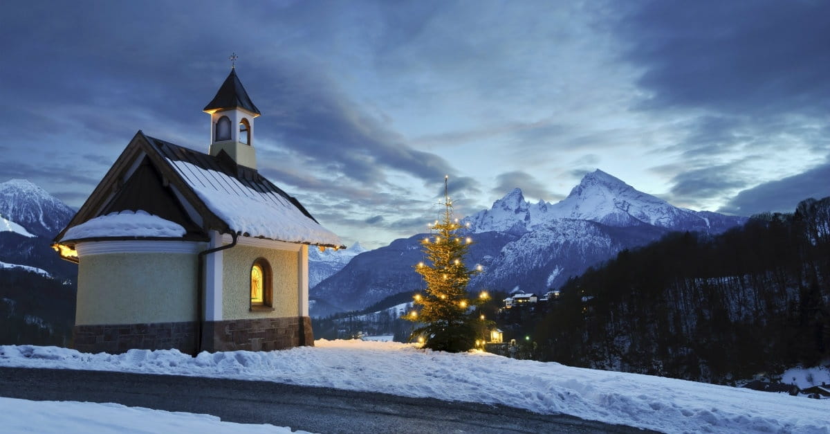 5 Ways to Build the Spirit of Christmas in Your Home