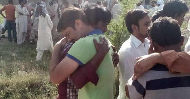 Pakistan Christians Bury Their Dead after Easter Massacre