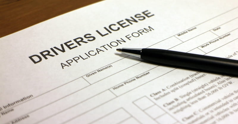 Christian Woman Forced to Remove Headscarf for Driver's License Photo