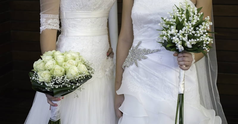 Zales New Commercial Features Lesbian Couple