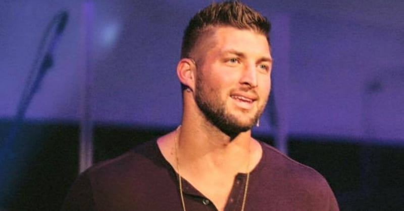 Tim Tebow Surprises Special Needs Girl on ‘The Tonight Show’