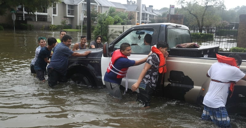 As Hurricane Harvey Lashes Texas, Billy Graham Rapid Response Team Chaplains Deploy to Offer ...
