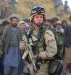 news_Iraq_soldier_citizens.150.tn.jpg