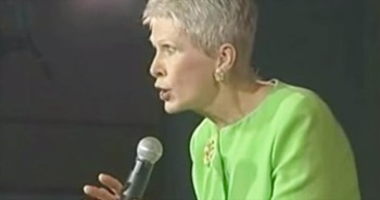 Hilarious Comedian Jeanne Robertson Tells Us Why Older People Shouldn’t Bungee Jump