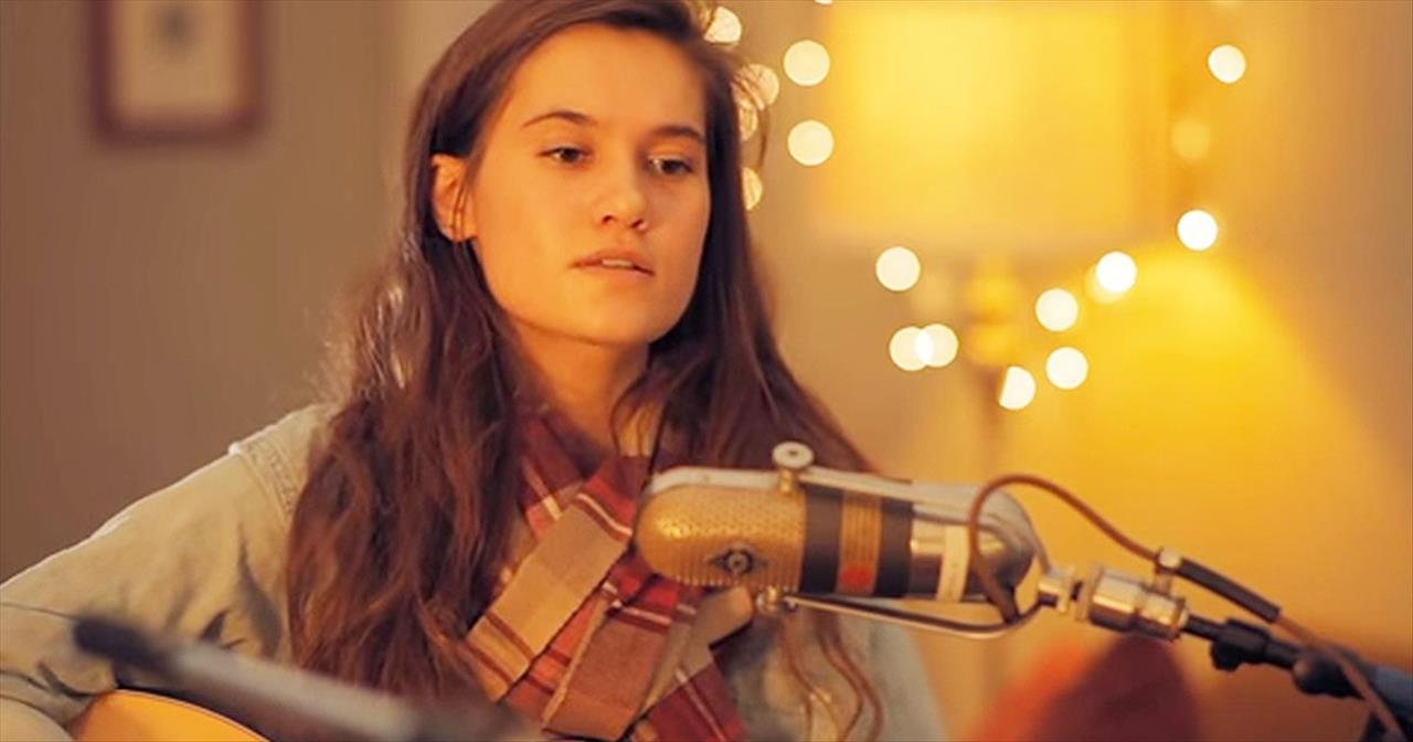 If+You+Want+Chills%2c+Listen+to+These+Two+Girls+Sing+Holy%2c+Holy%2c+Holy+-+WOW.