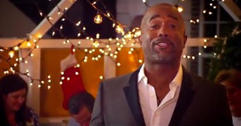 Darius Rucker Sings Emotional Holiday Song ‘What God Wants For Christmas’ 