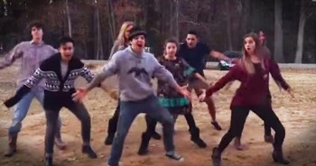 Sadie And The Whole Robertson Family Join Together To BUST A Move! LOL