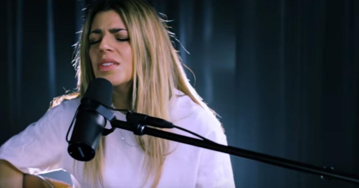 Hillsong Worship Performs 'What a Beautiful Name' at KLove Christian Music Videos